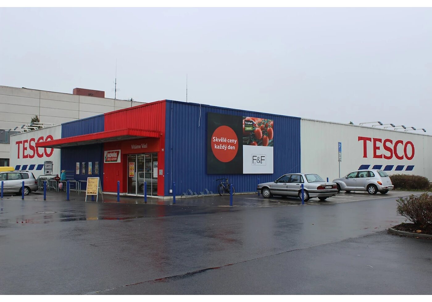 Tesco Supermarket Bechyně