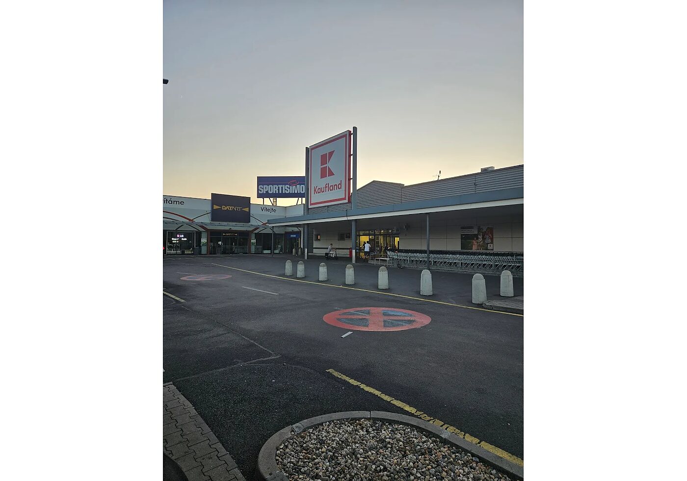 Prodejna Kaufland Oblouková 1395/4, 405 02 Děčín
