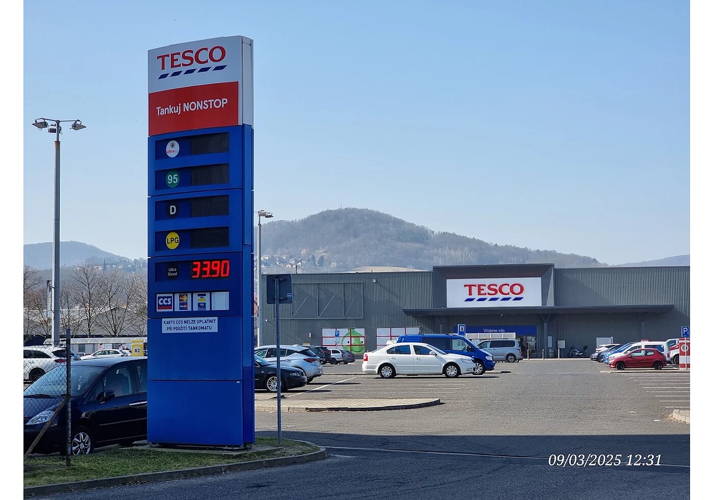 Tesco Hypermarket Děčín