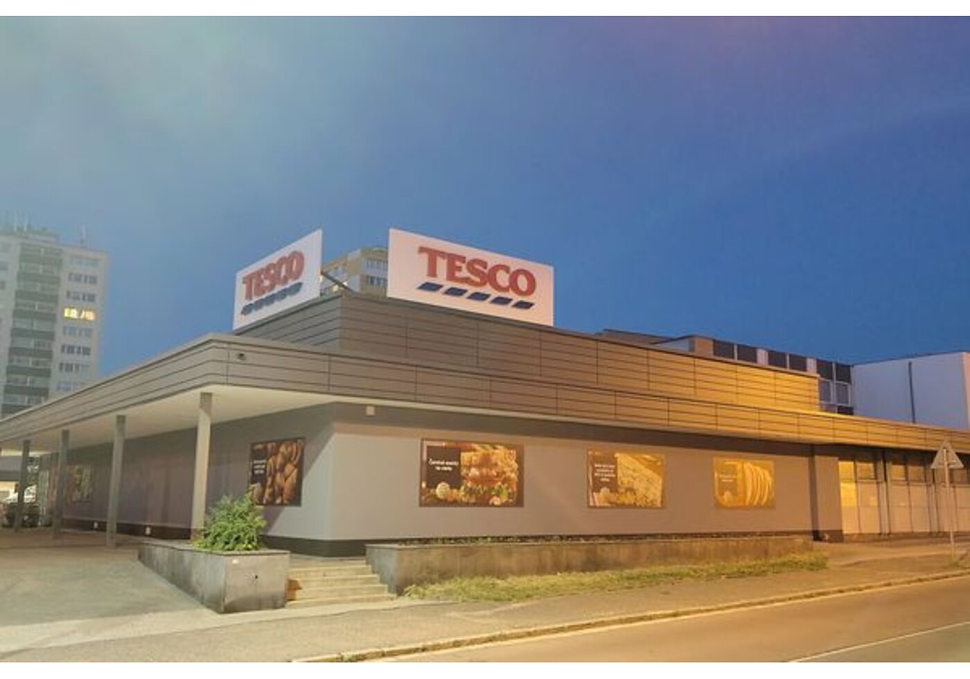 Tesco Supermarket Hradec Králové Milady Horákové