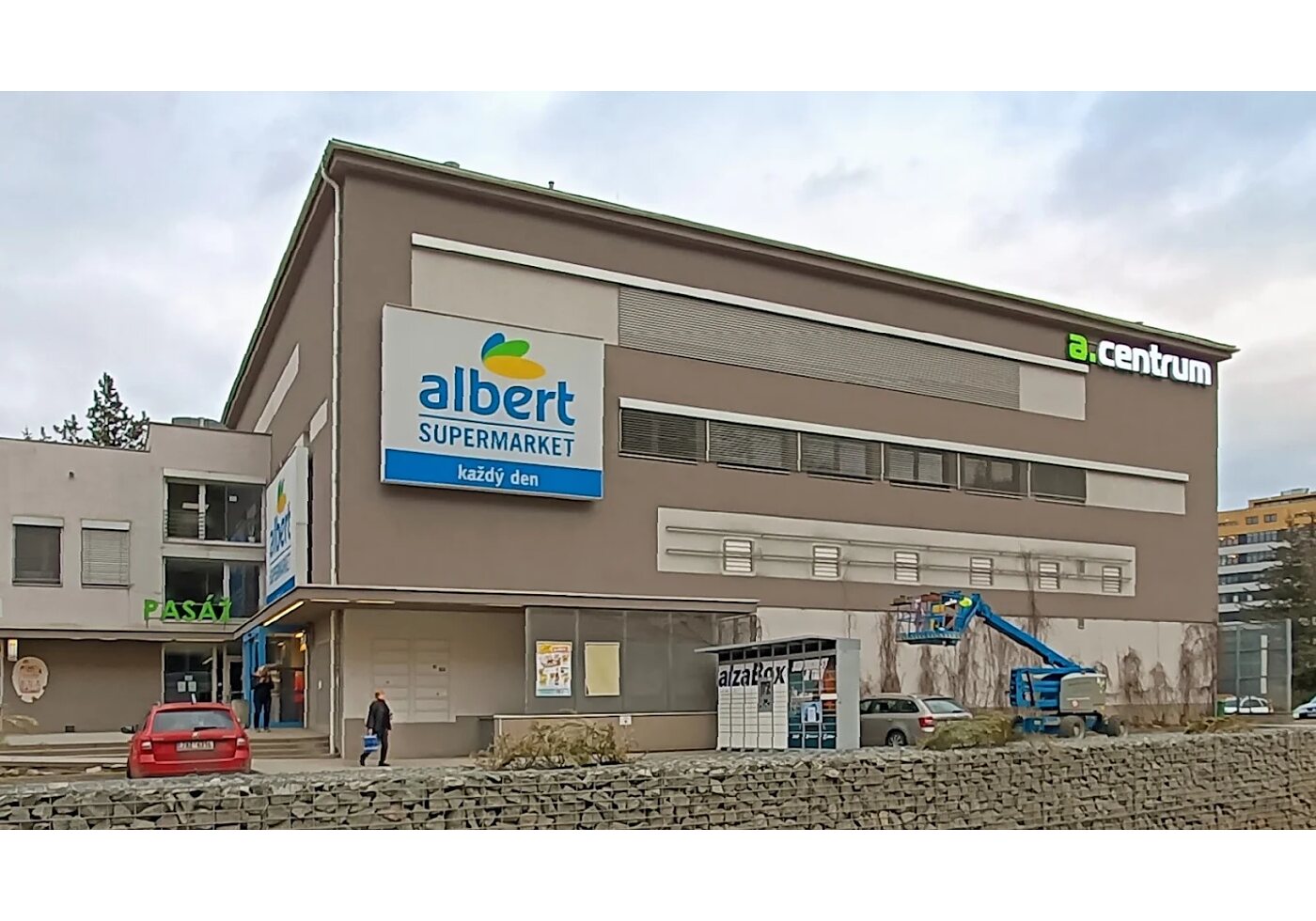 Albert Supermarket Adamov, Nádražní