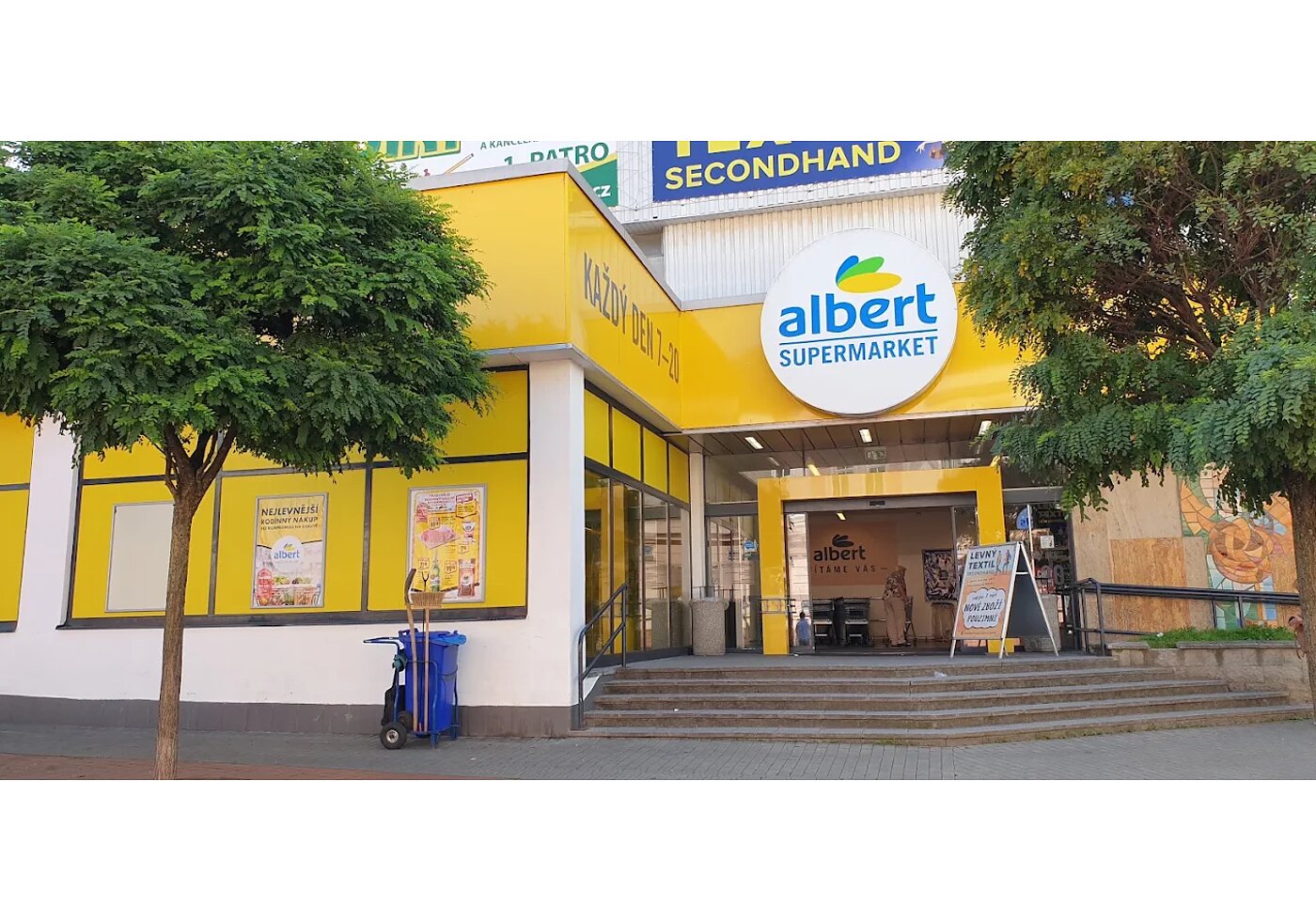 Albert Supermarket Blansko, Rožmitálova