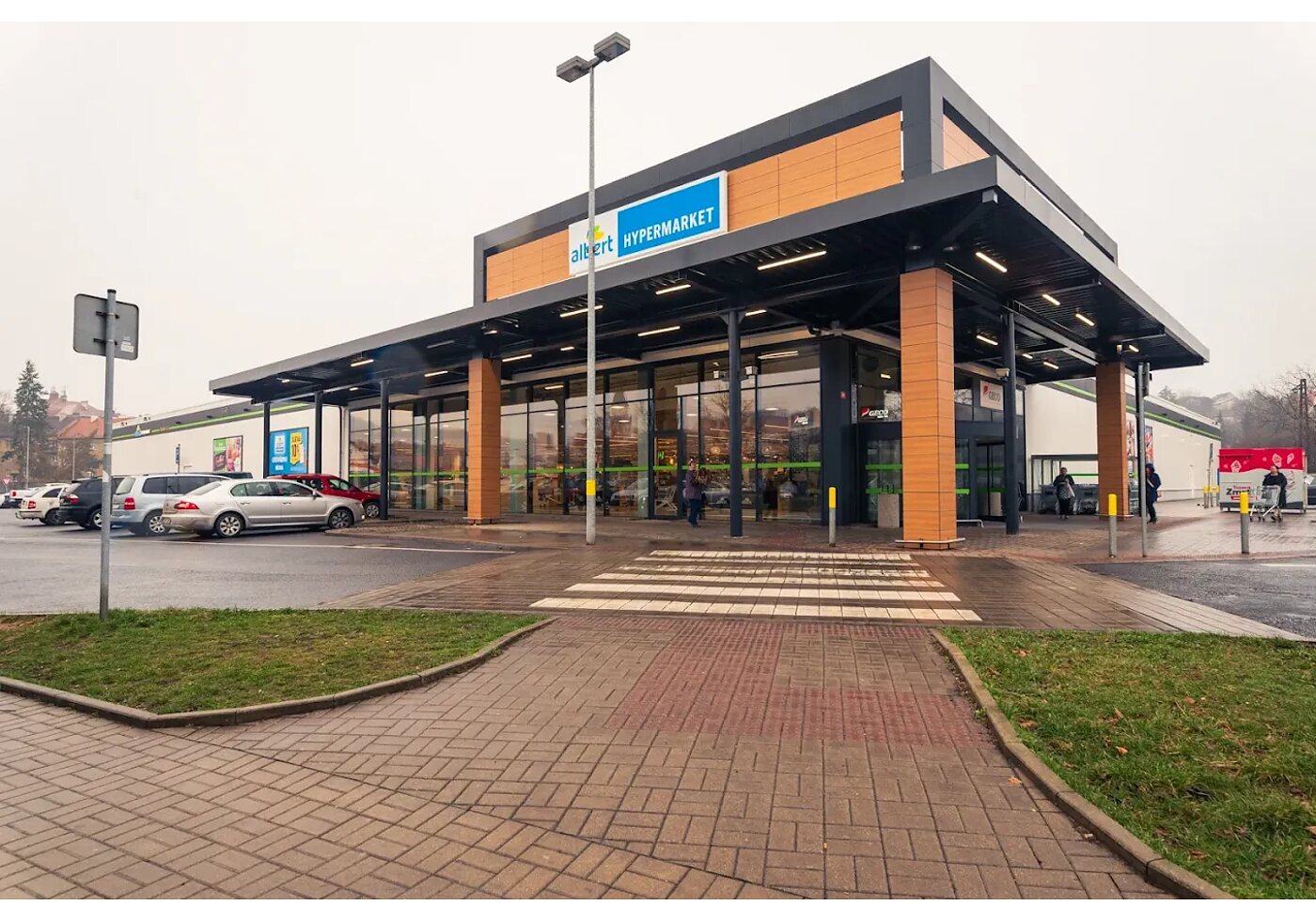 Albert Hypermarket Bílina, Nábřeží